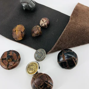Button Set Leather